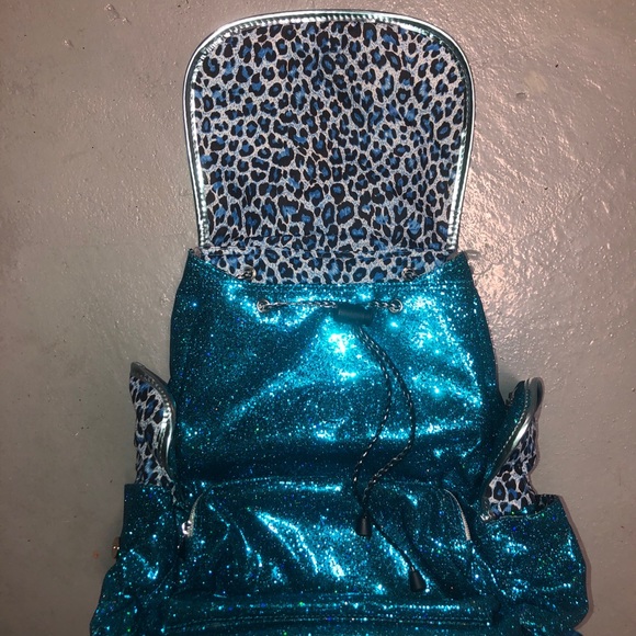 backpack - Picture 2 of 2